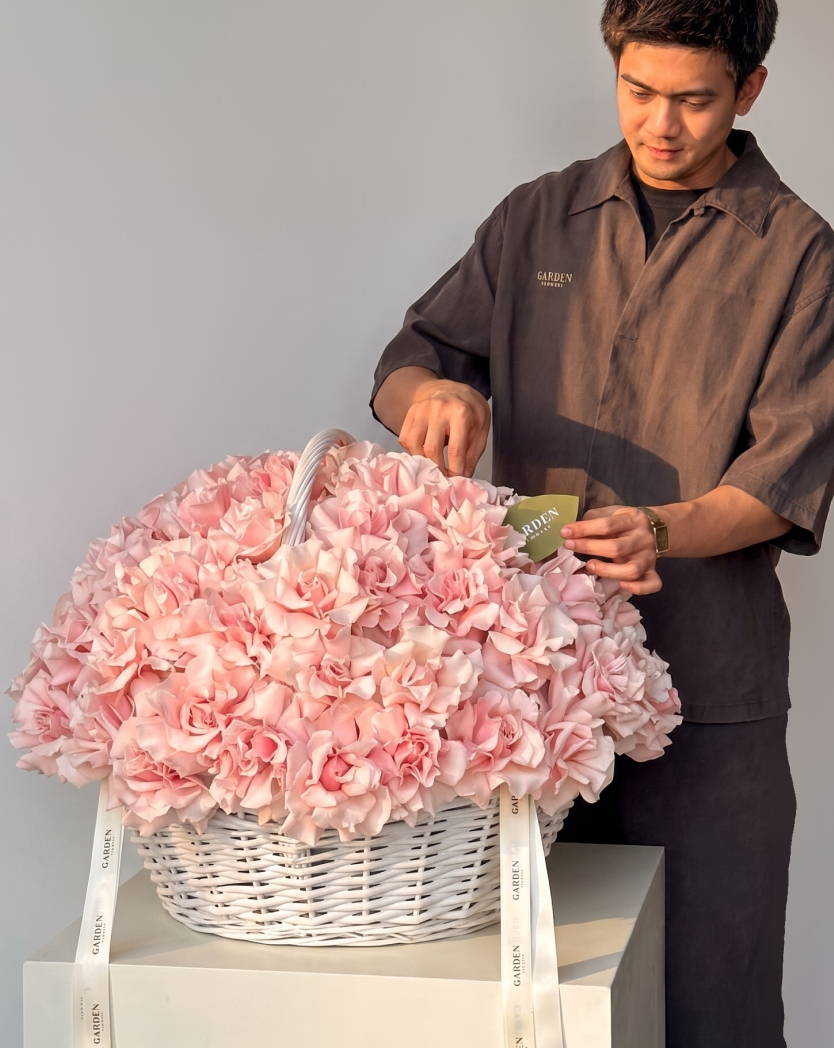 FRENCH ROSES BASKET
